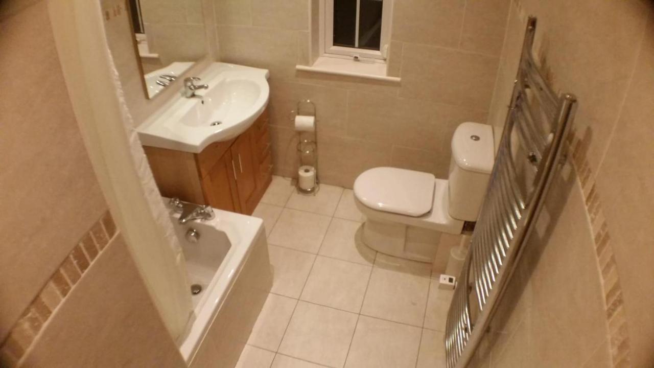 Dublin Airport Big Rooms With Bathroom Outside Room - Kitchen Only 7 Days Reservation Εξωτερικό φωτογραφία